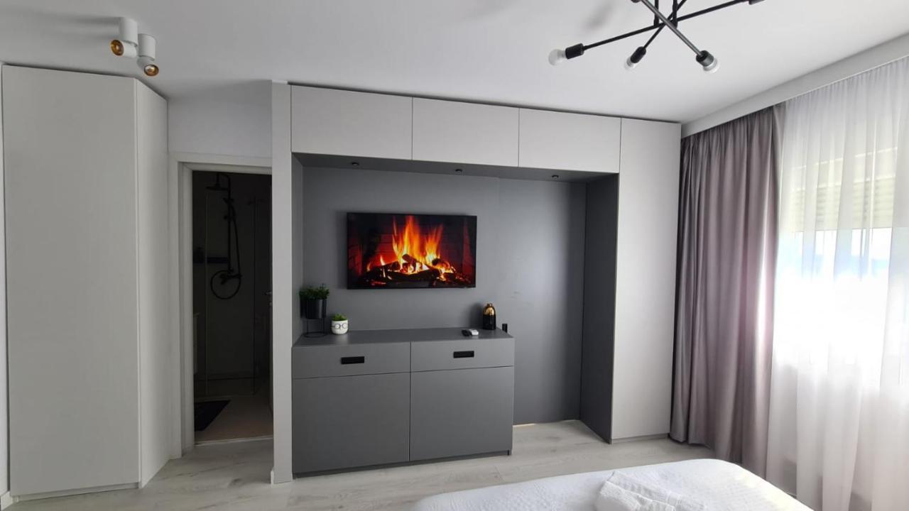 Government Deluxe Studio By Magic Apartments Бухарест Экстерьер фото
